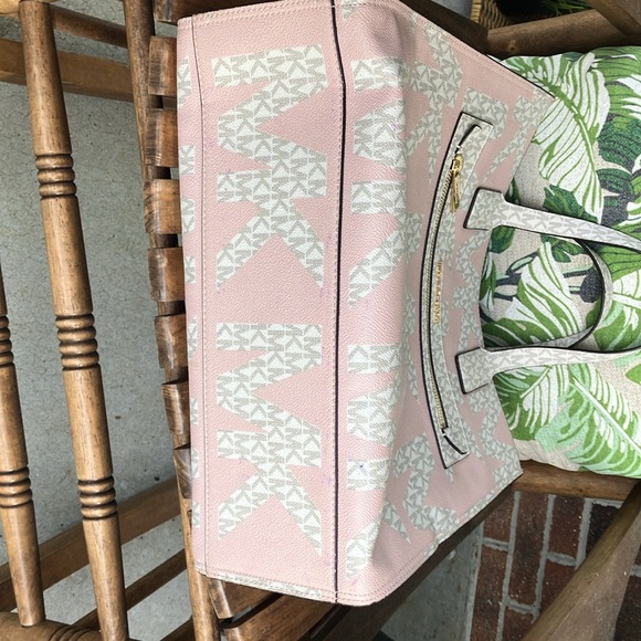 💕Authentic Michael Kors Kenly tote bag with strap - Picture 5 of 12